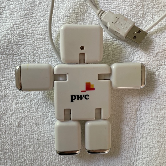 PWC 4 Port USB 2.0 High Speed Hub for PC Laptop Doll Man White - Picture 2 of 6